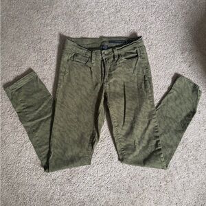 Calvin Klein Women’s 29/8 Ultimate Skinny Olive Green Army Camo Pattern Jeans